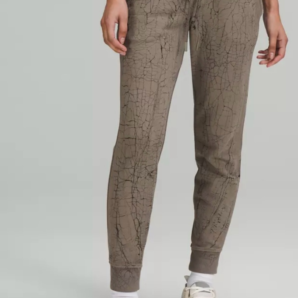 Lululemon jogger. Size 12